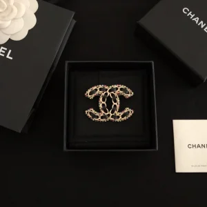 Luxury Womens Jewelry Chanel Large Crystals CC Logo Brooch A39PP135 AA148348