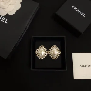 Luxury Womens Jewelry Chanel Crystals CC Logo Earrings A39PP135 AA150204