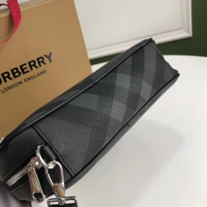 Luxury Mens Handbags Burberry Mens Pouch Clutch Bag 22x5x15CM A197PP480 AA150787