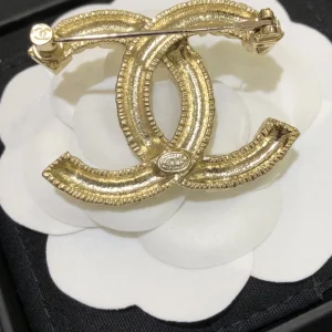 Luxury Womens Jewelry Chanel Gold Crystals CC Logo Brooch A152PP120 AA151842