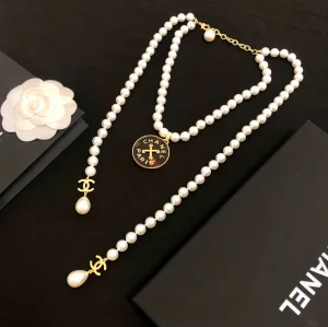 Luxury Womens Jewelry Chanel Round CC and White Pearls Necklaces A39PP240 AA155733