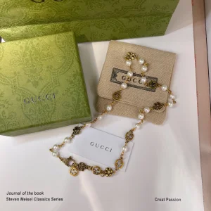 Gucci Interlocking G Flower Pearl Necklace 