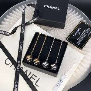 Luxury Womens Jewelry Chanel Earring Chanel Crystal CC Dice Earring A205PP160 AA161478