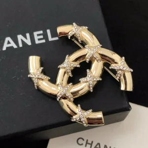 Luxury Womens Jewelry Chanel Brooch Chanel Crystals Gold CC Brooch A39PP140 AA167184