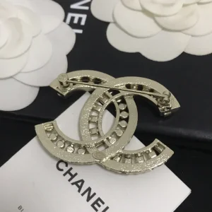 Luxury Womens Jewelry Chanel Brooch Chanel Crystals CC Logo Brooch A39PP130 AA172243