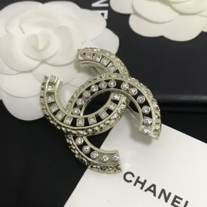 Luxury Womens Jewelry Chanel Brooch Chanel Crystals CC Logo Brooch A39PP130 AA172243
