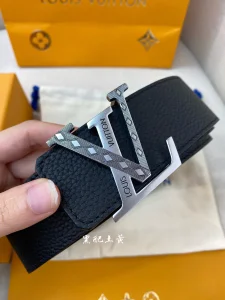 Lous Vuitton LV Black Grained Leather Belt 40MM 