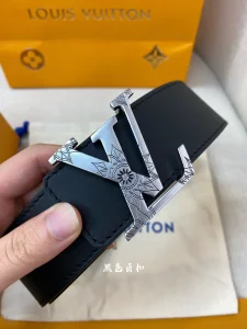 Lous Vuitton LV Black Leather Belt 40MM 