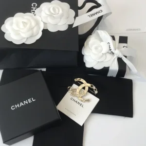Replica Womens Jewelry Chanel Brooch Chanel Gold CC Monogram Brooch A39PP130 AA175211