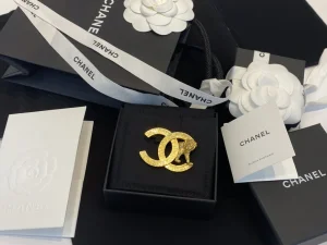 Replica Womens Jewelry Chanel Gold CC Lion Brooch A39PP180 AA188120