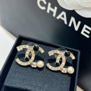 Replica Womens Jewelry Chanel Crystals CC Logo Earrings with Pearl A62P180 AA190388