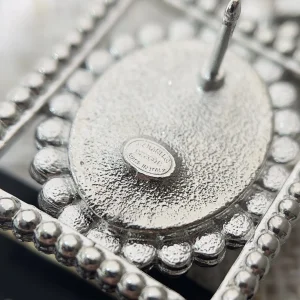 Essenceofluxury Womens Jewelry Chanel Crystals CC Logo Bottle Shaped Brooch A205PP180 AA192364