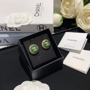 Essenceofluxury Womens Jewelry Chanel Gold CC Logo Round Earrings in Green A173PP180 AA193431
