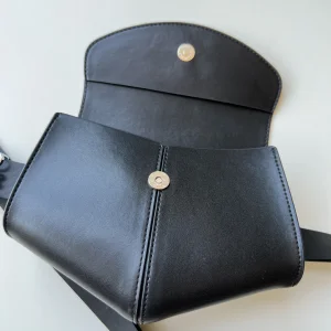 Essenceofluxury Womens Belts Loewe Leather Anagram Belt with Pouch in Black A175PP480 AA194098