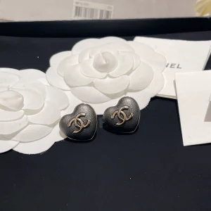 Essenceofluxury Womens Jewelry Chanel CC Logo Heart Earrings in Black A173PP180 AA194094