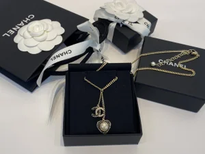 Essenceofluxury Womens Jewelry Chanel Chain Heart Necklace A39PP280 AA194248