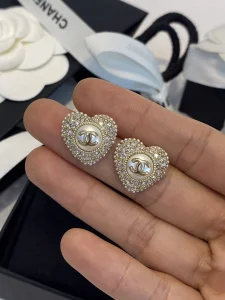 Essenceofluxury Womens Jewelry Chanel Crystals Heart Earrings A39PP180 AA194249