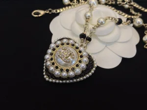 Essenceofluxury Womens Jewelry Chanel Heart Pearls Pendant Necklace A39PP180 AA194250