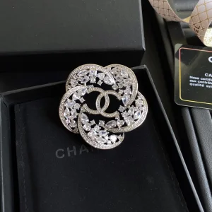 Essenceofluxury Womens Jewelry Chanel Crystals CC Logo Flower Brooch A152PP180 AA194984