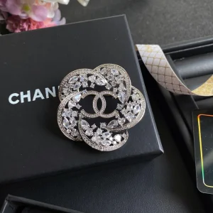 Essenceofluxury Womens Jewelry Chanel Crystals CC Logo Flower Brooch A152PP180 AA194984