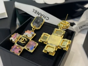 Essenceofluxury Womens Jewelry Chanel CC Logo Cross Earrings A39PP280 AA196706