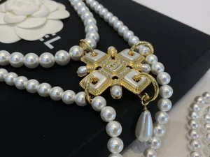 Essenceofluxury Womens Jewelry Chanel Vintage Pearls Necklaces A39PP380 AA196726