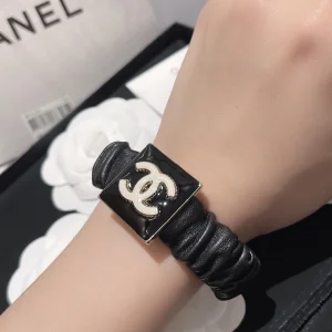 Essenceofluxury Womens Jewelry Chanel CC Logo Leather Hair Accessory A173PP180 AA196998