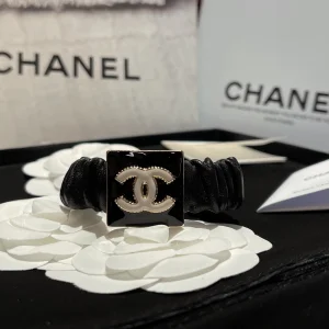 Essenceofluxury Womens Jewelry Chanel CC Logo Leather Hair Accessory A173PP180 AA196998