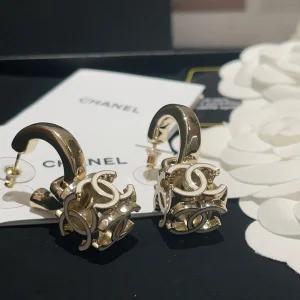 Essenceofluxury Womens Jewelry Chanel CC Logo Lock Earrings Gold A173PP180 AA197000