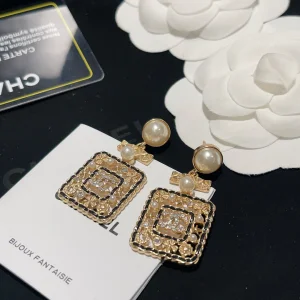 Essenceofluxury Womens Jewelry Chanel Crystals CC Logo Bottle Earrings A173PP280 AA197852