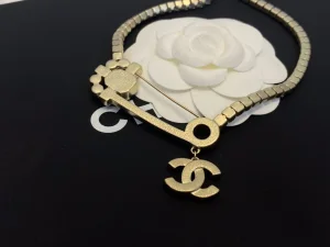 Essenceofluxury Womens Jewelry Chanel Crystals CC Logo and Pink Necklace A39PP280 AA198864