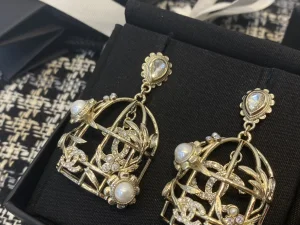 Essenceofluxury Womens Jewelry Chanel Gold Birdcage Pendant Earrings AB9631 A39PP280 AA199487