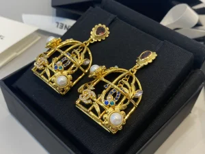 Essenceofluxury Womens Jewelry Chanel Gold Birdcage Pendant Earrings AB9631 A39PP280 AA199488