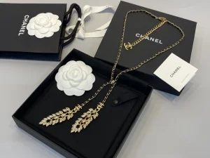 Essenceofluxury Womens Jewelry Chanel Chain and Leather Pendant Necklaces A39PP280 AA200928