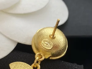 Essenceofluxury Womens Jewelry Chanel Crystals CC Logo Earrings Pink A39PP180 AA205133